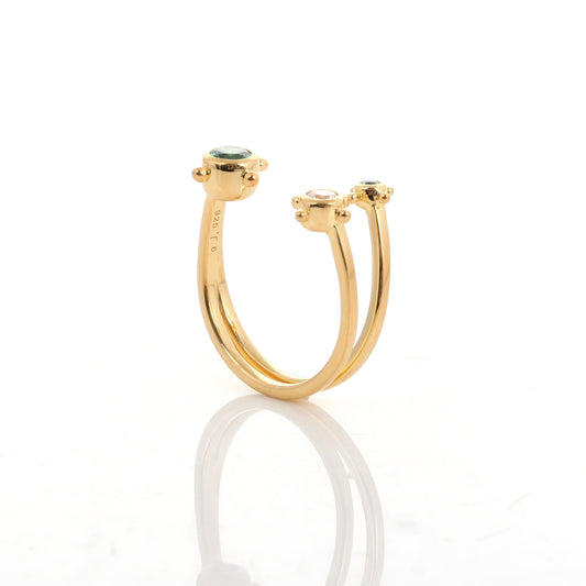 خاتم عسير ذهبي بالأحجار الخضراء